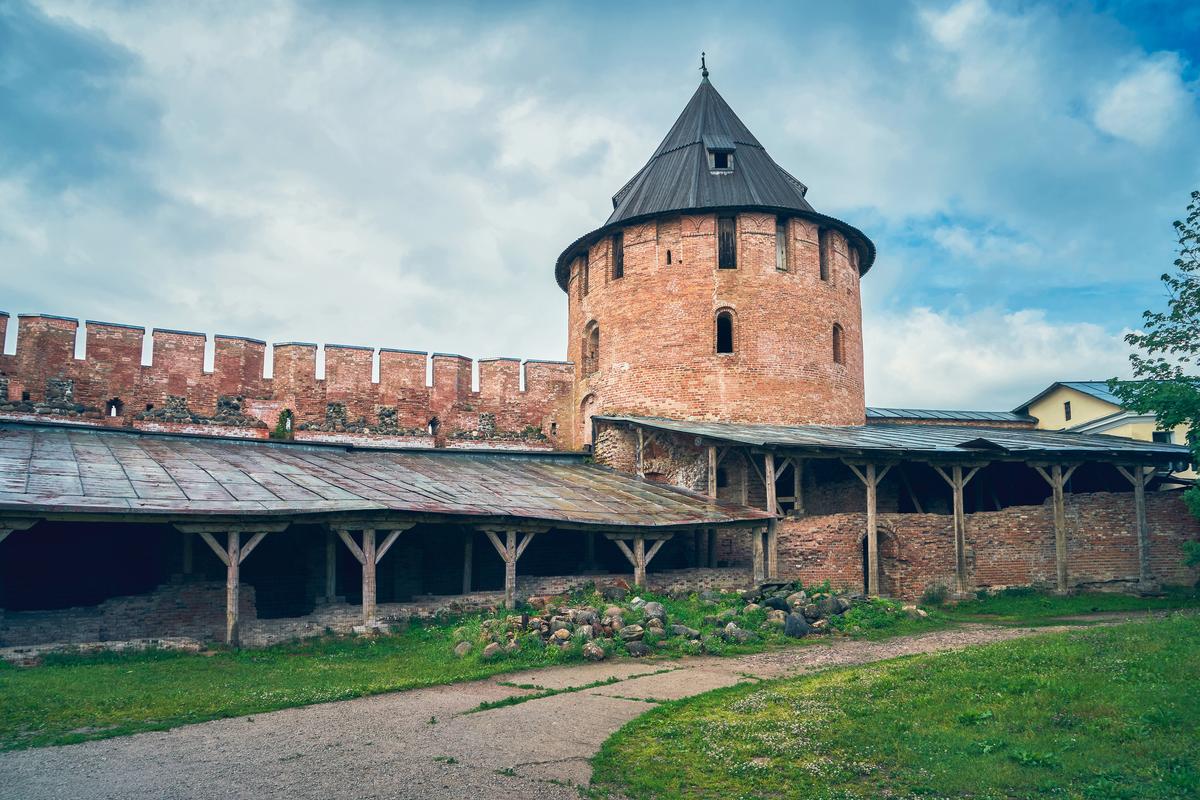 Стены Новгородского кремля