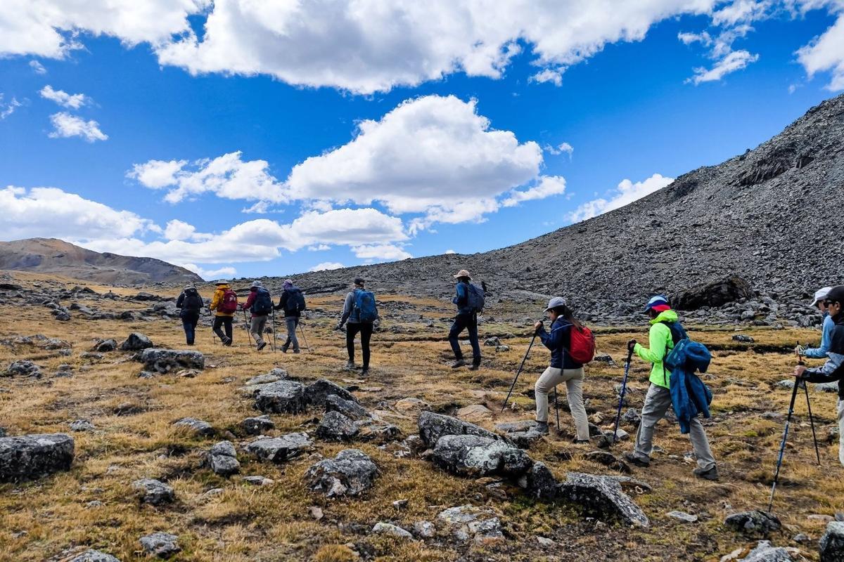 A group of tourists hiking in Cordillera Blanca