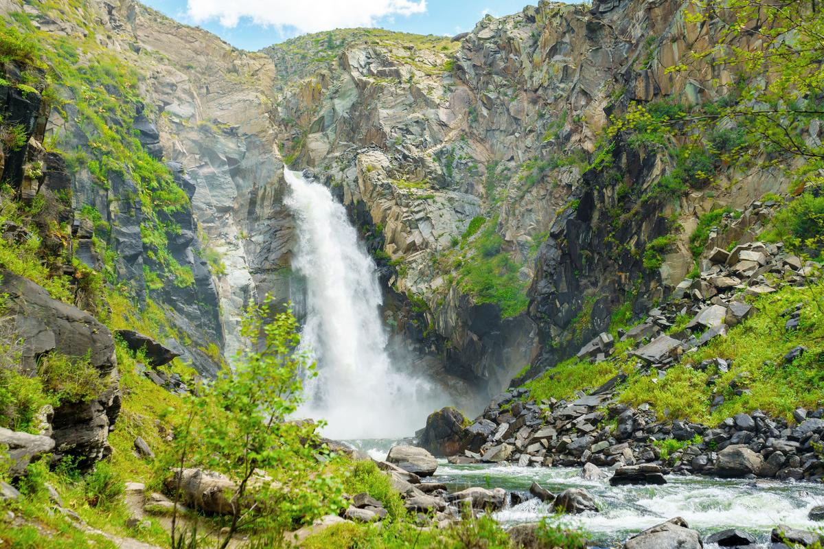 Водопад Куркуре на Алтае