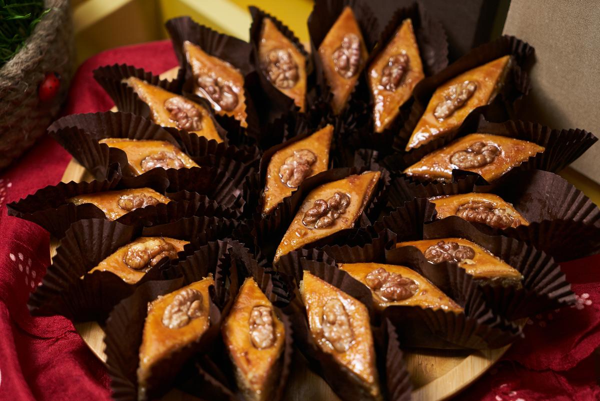 Пахлава на прилавке в Азербайджане