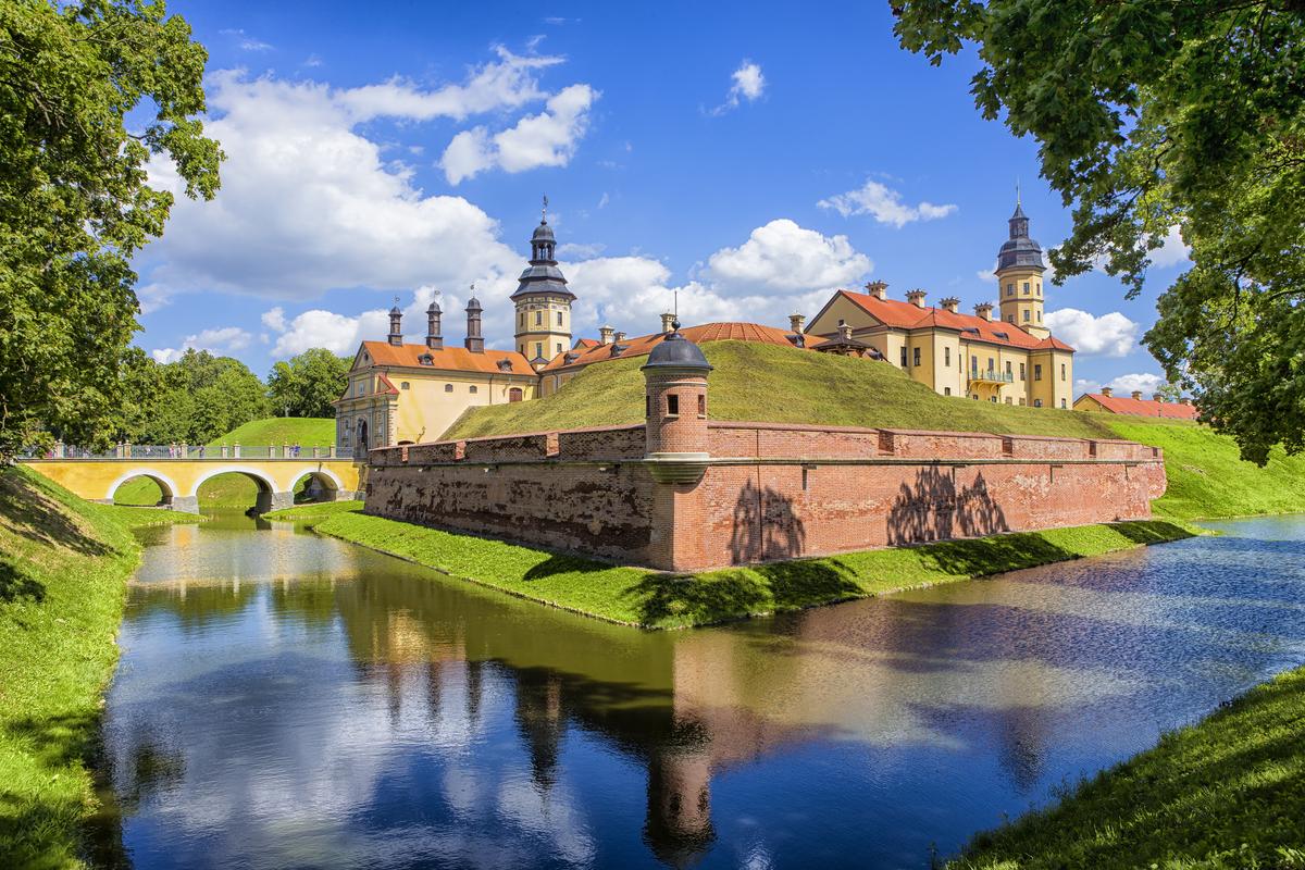 Несвижский замок летом
