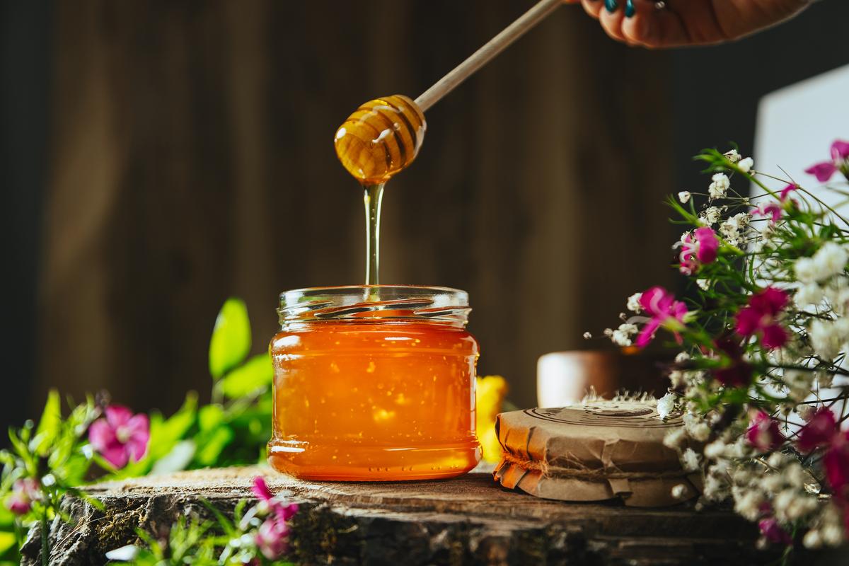 Натуральный мед в банке