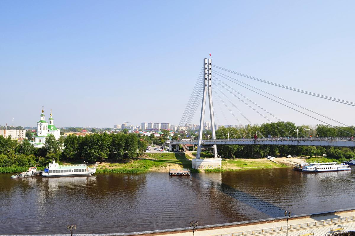 Мост влюблённых в Тюмени