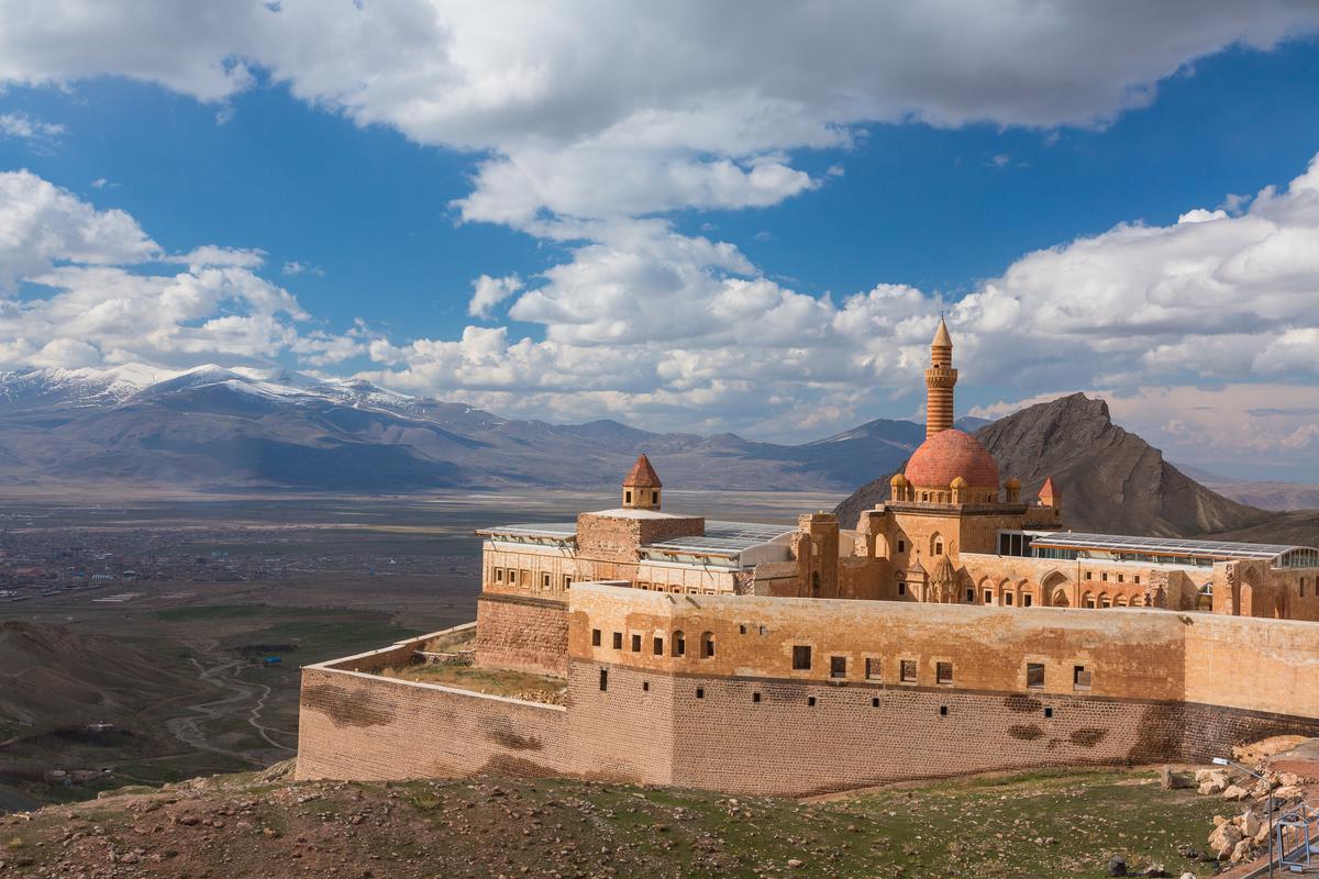 Дворец Исхак-паши