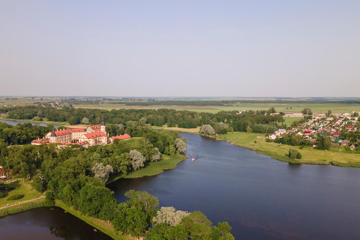 Вид с воздуха на Несвижский замок