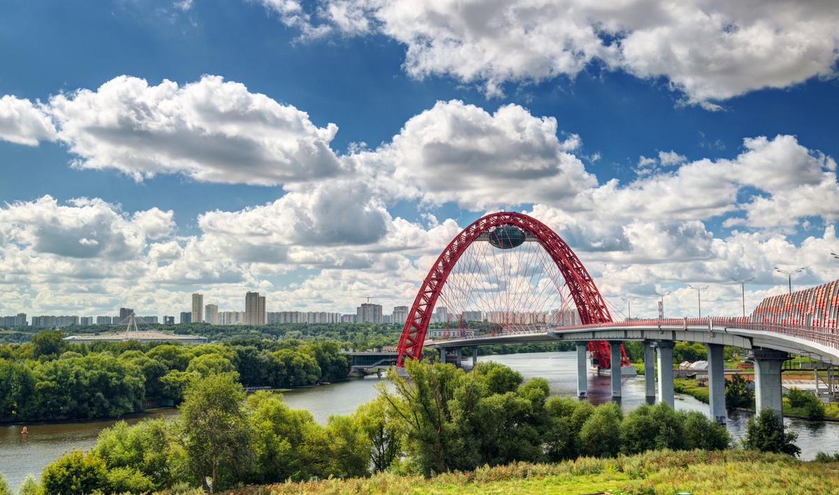 Живописный мост у Серебряного Бора