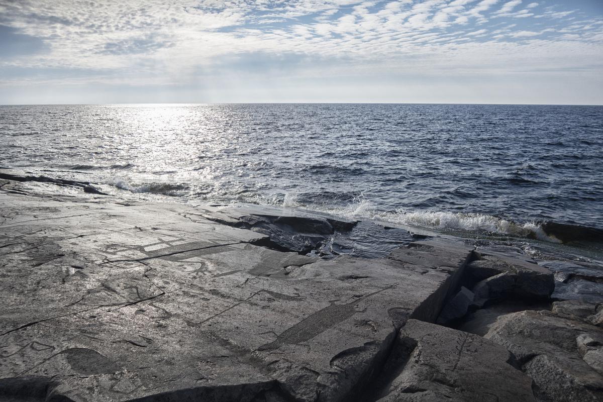 Петроглифы на мысе Бесов нос