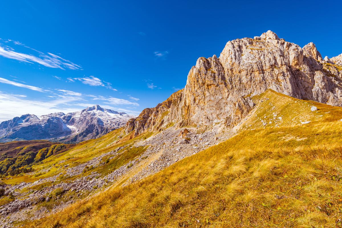 Осенний пейзаж горы Фишт