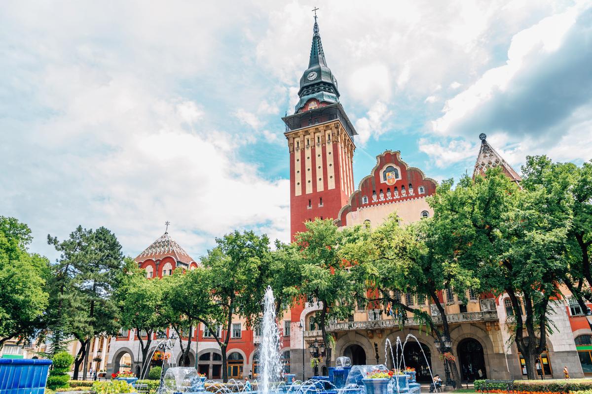 Мэрия и главная площадь Суботицы