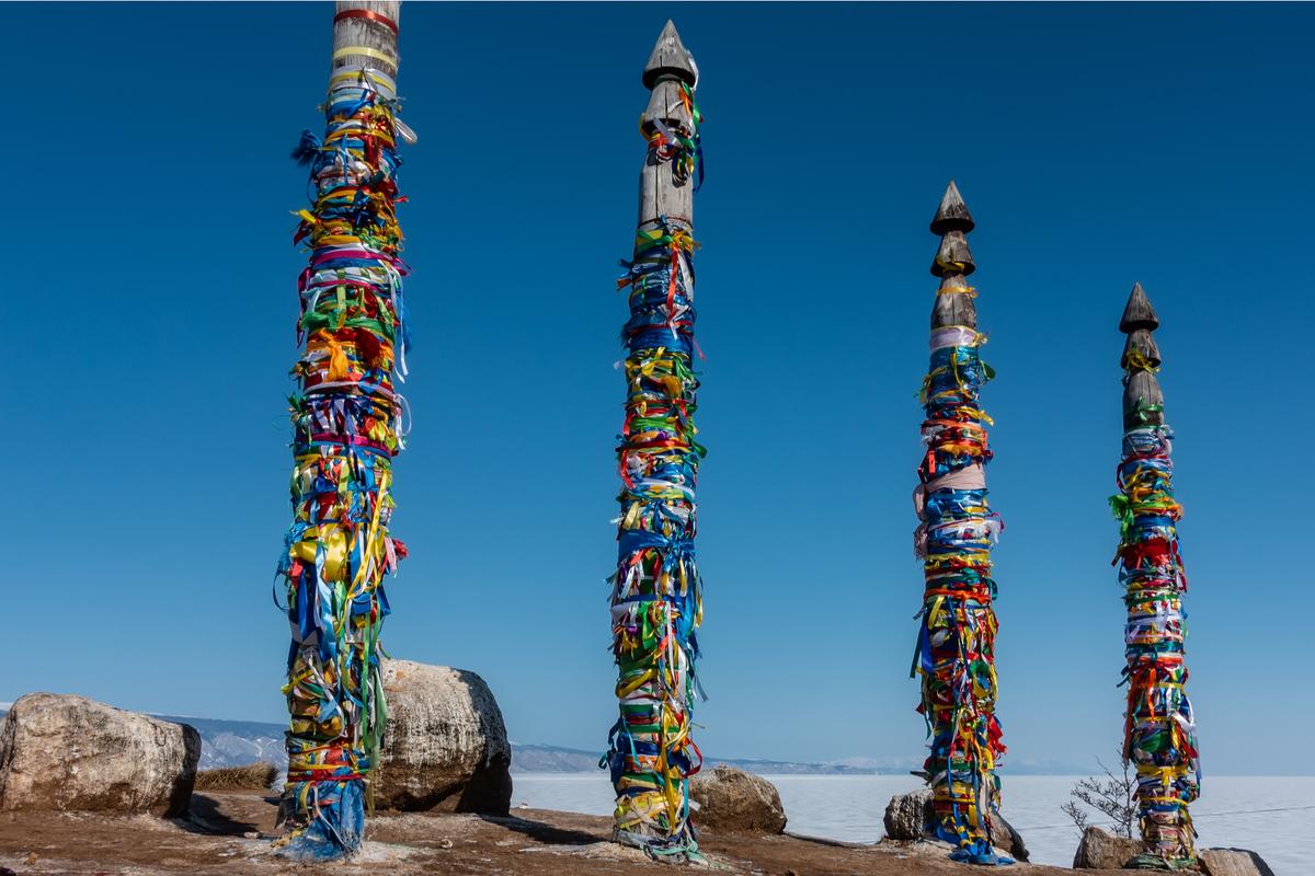 Шаманские столбы на острове Ольхон