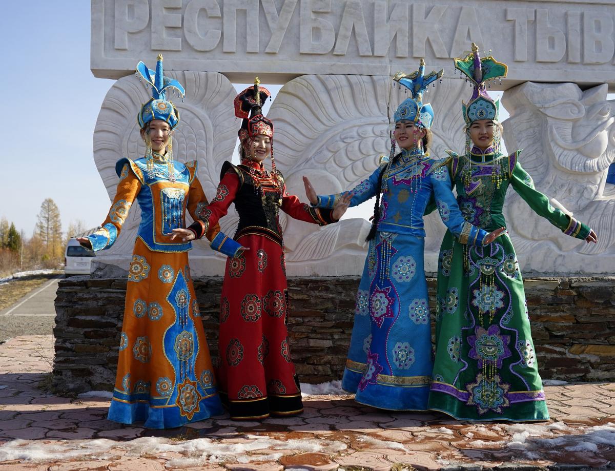 Тихвин телефонындағы жезөкшелер Әдемі транссексуалмен порно видео