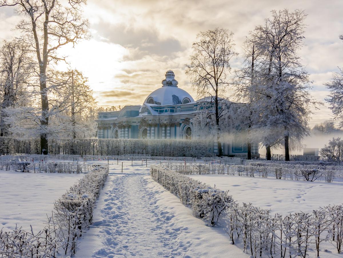 Заснеженные аллеи парка в Царском Селе