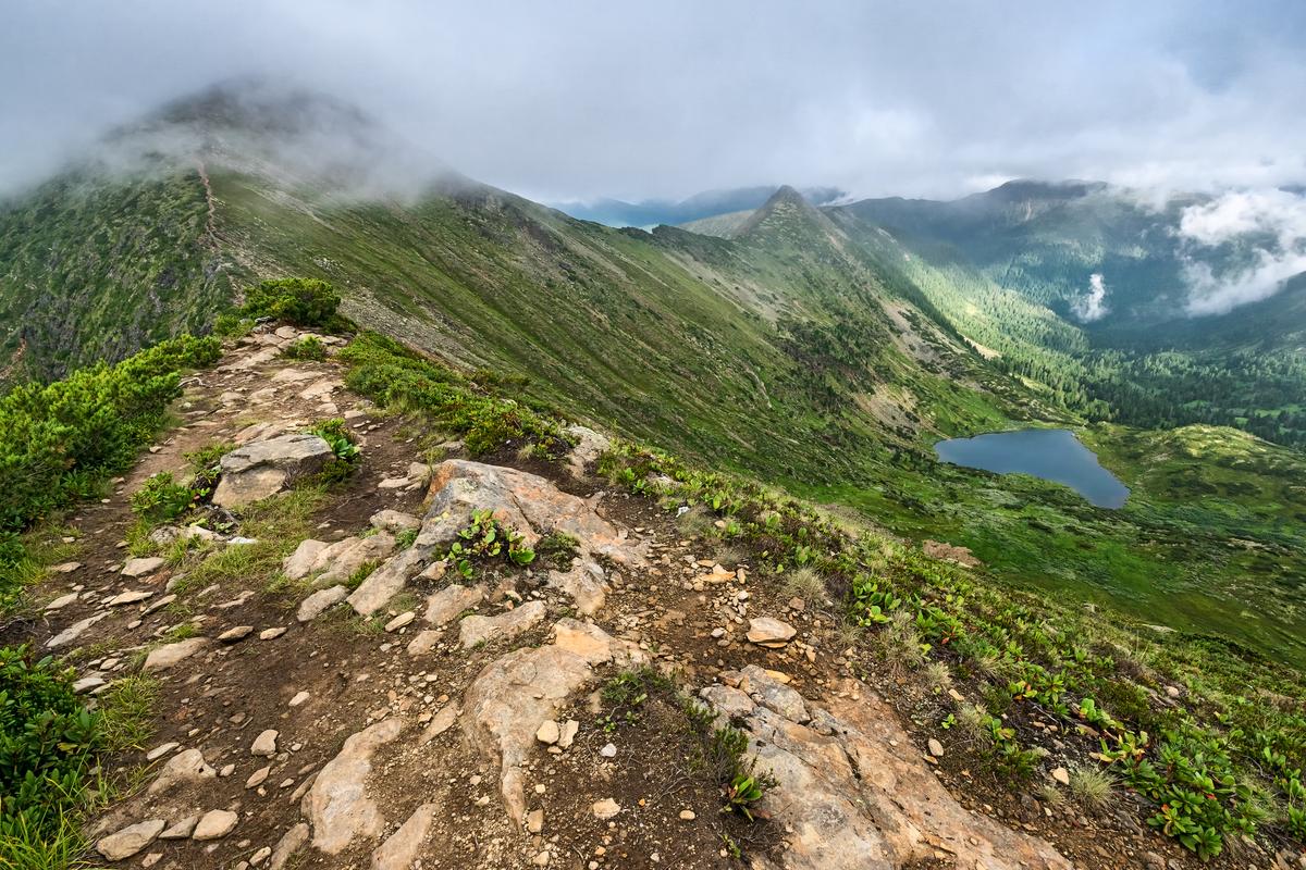 Пешеходная тропа к пику Черского на хребте Хамар-Дабан