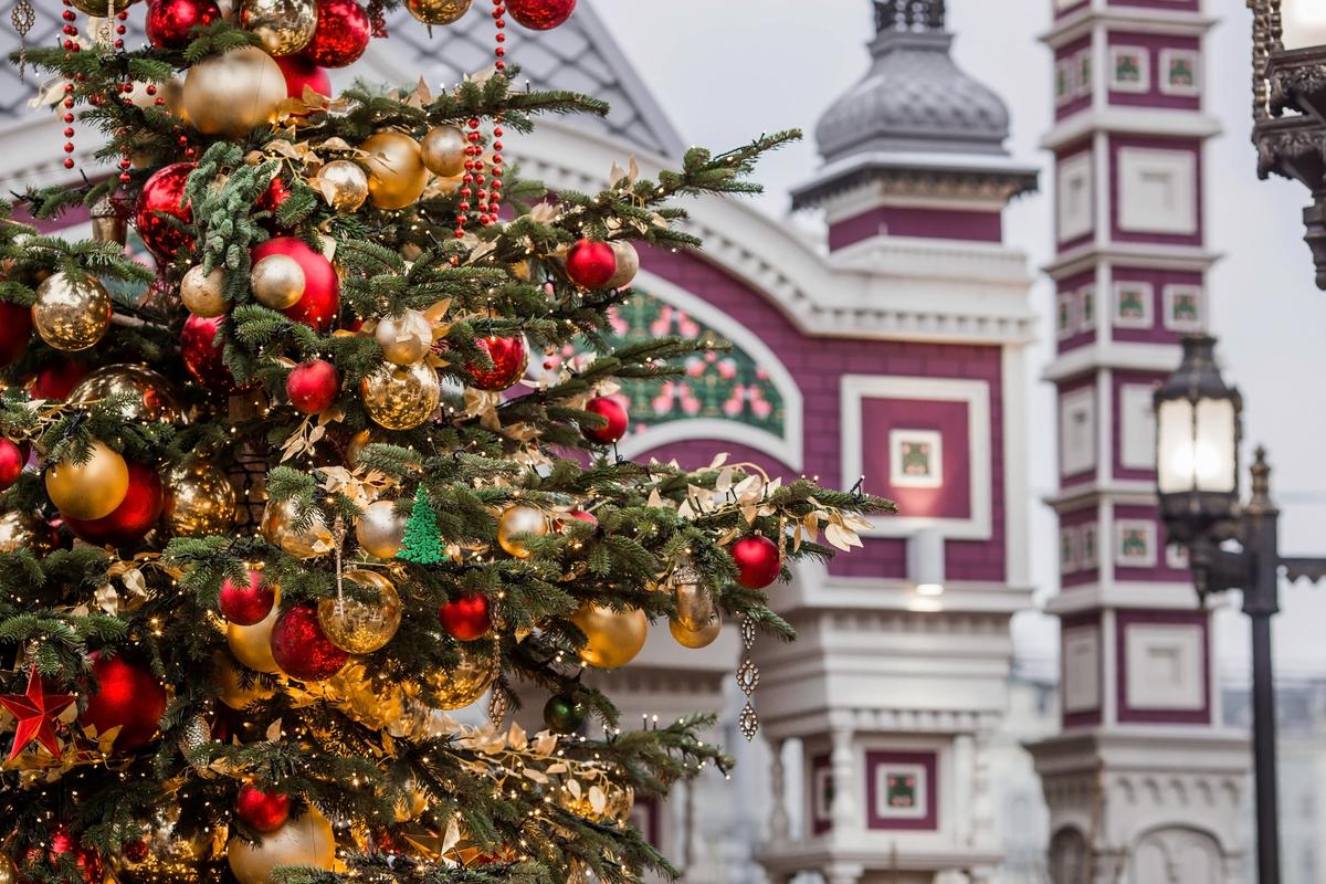 Новогодняя елка на площади Революции