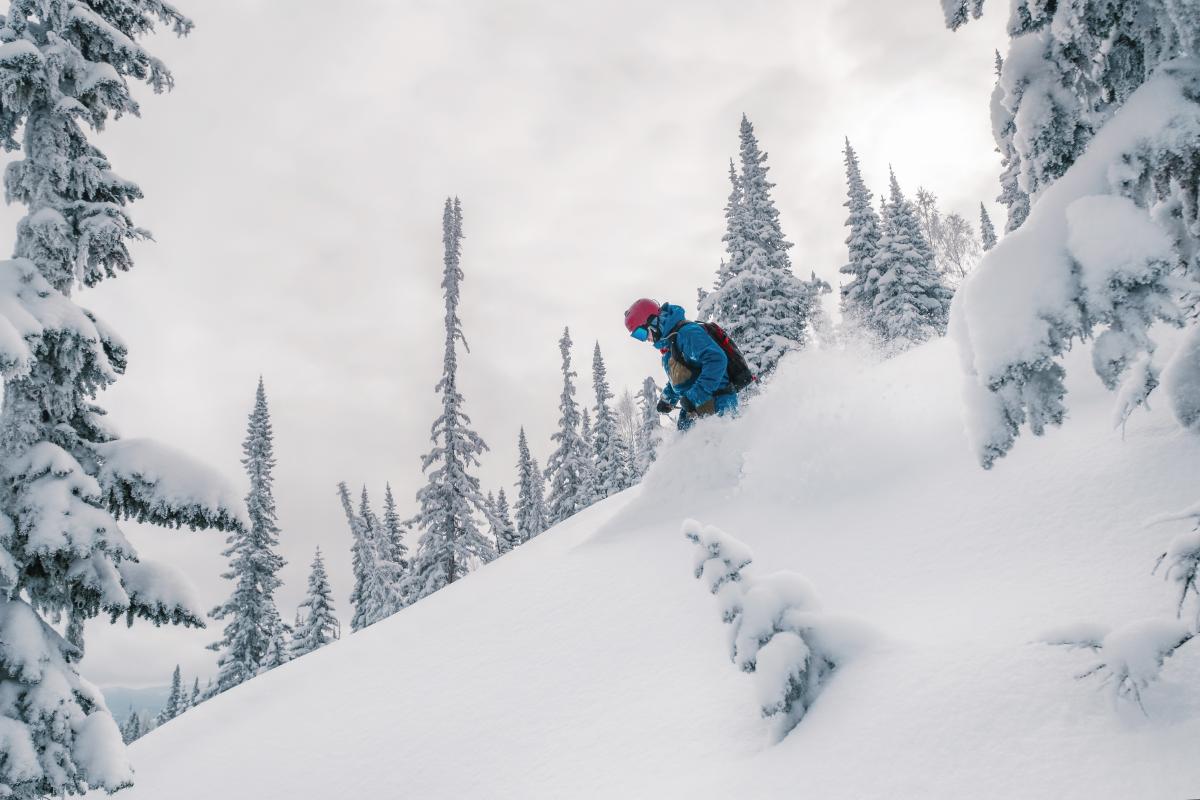 Сноубордист на склоне в Кемеровской области