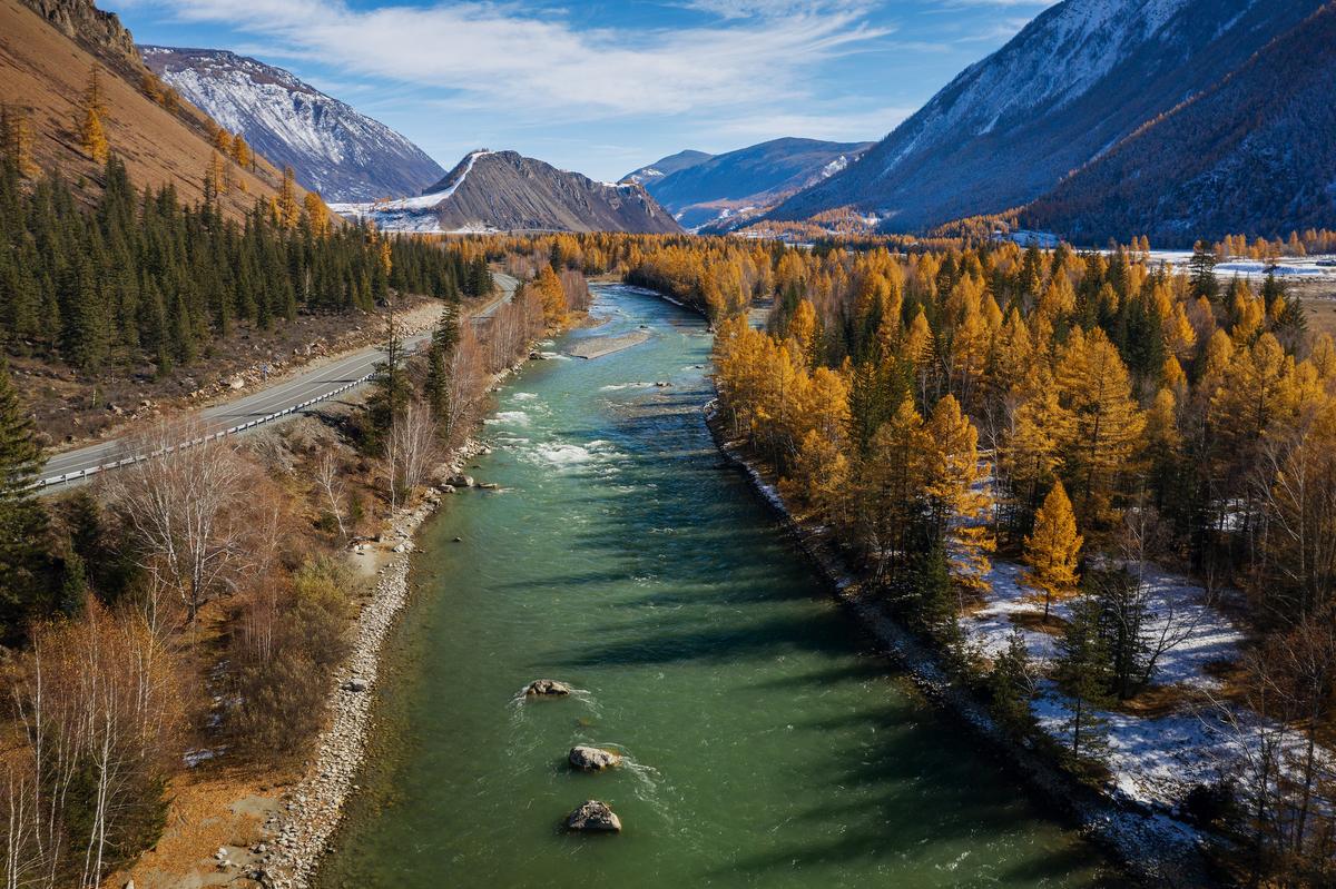 Осенний пейзаж реки Чуя