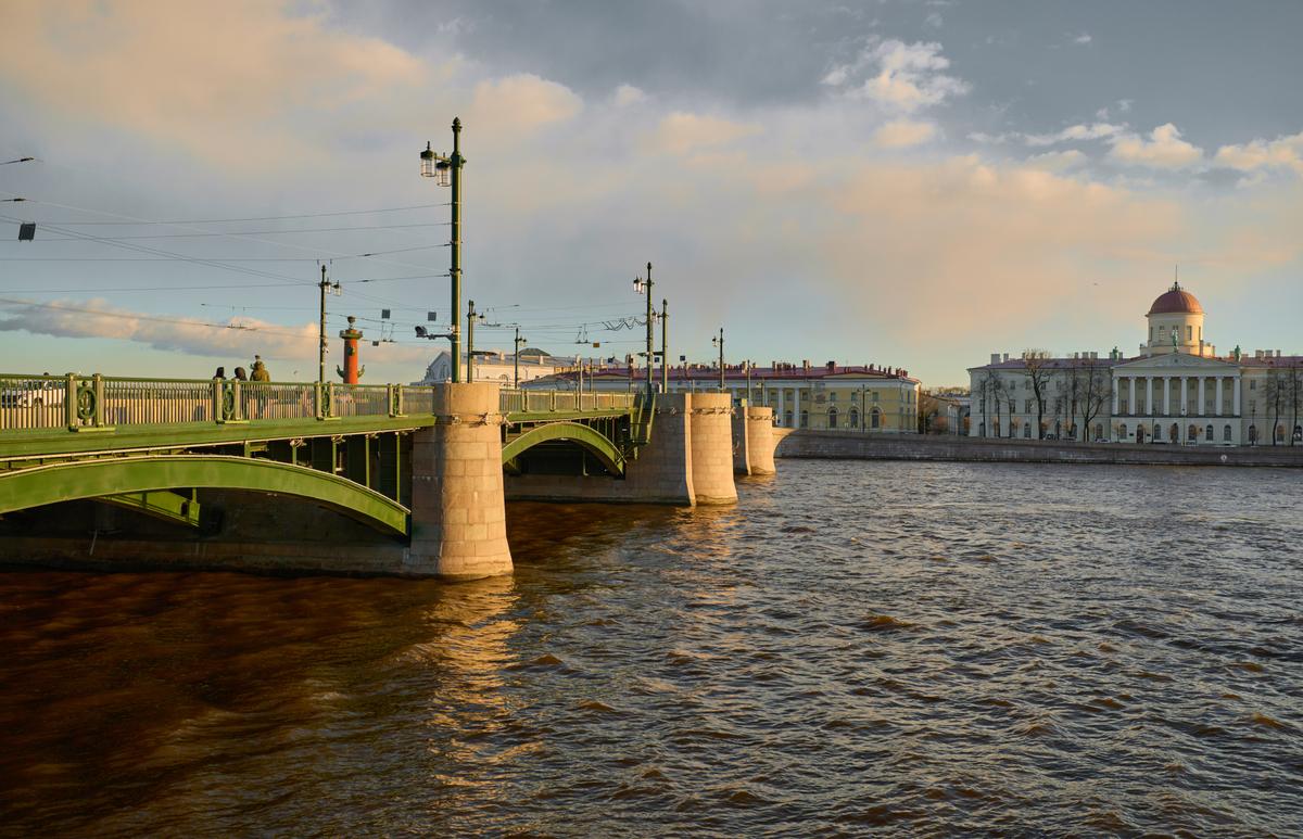 Биржевой мост