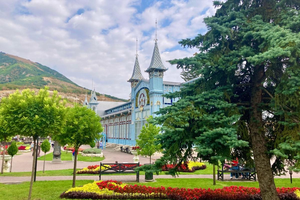 Пятигорск, Кисловодск, Железноводск и Домбай. Этнографический маршрут