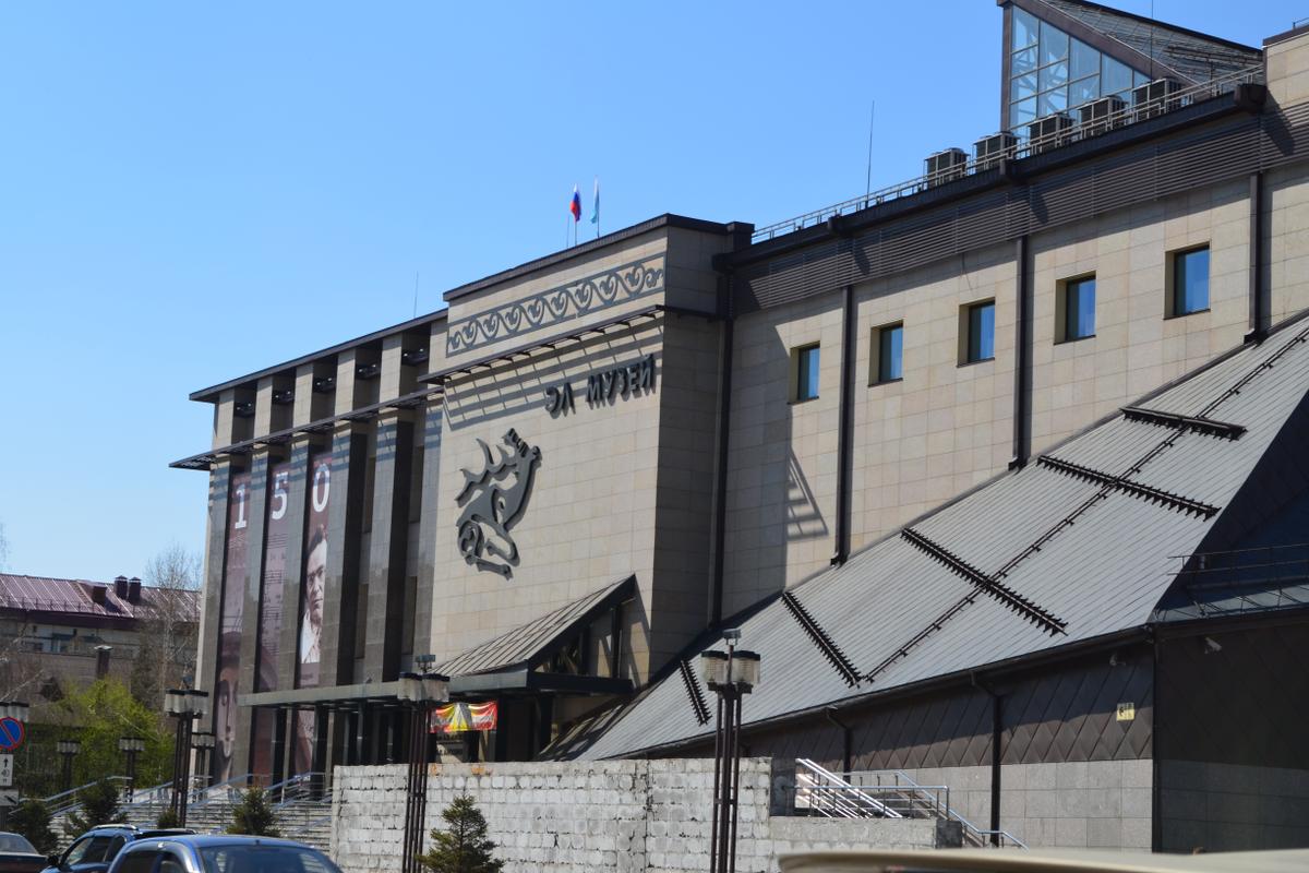 Встреча в аэропорту, экскурсия в музей Анохина