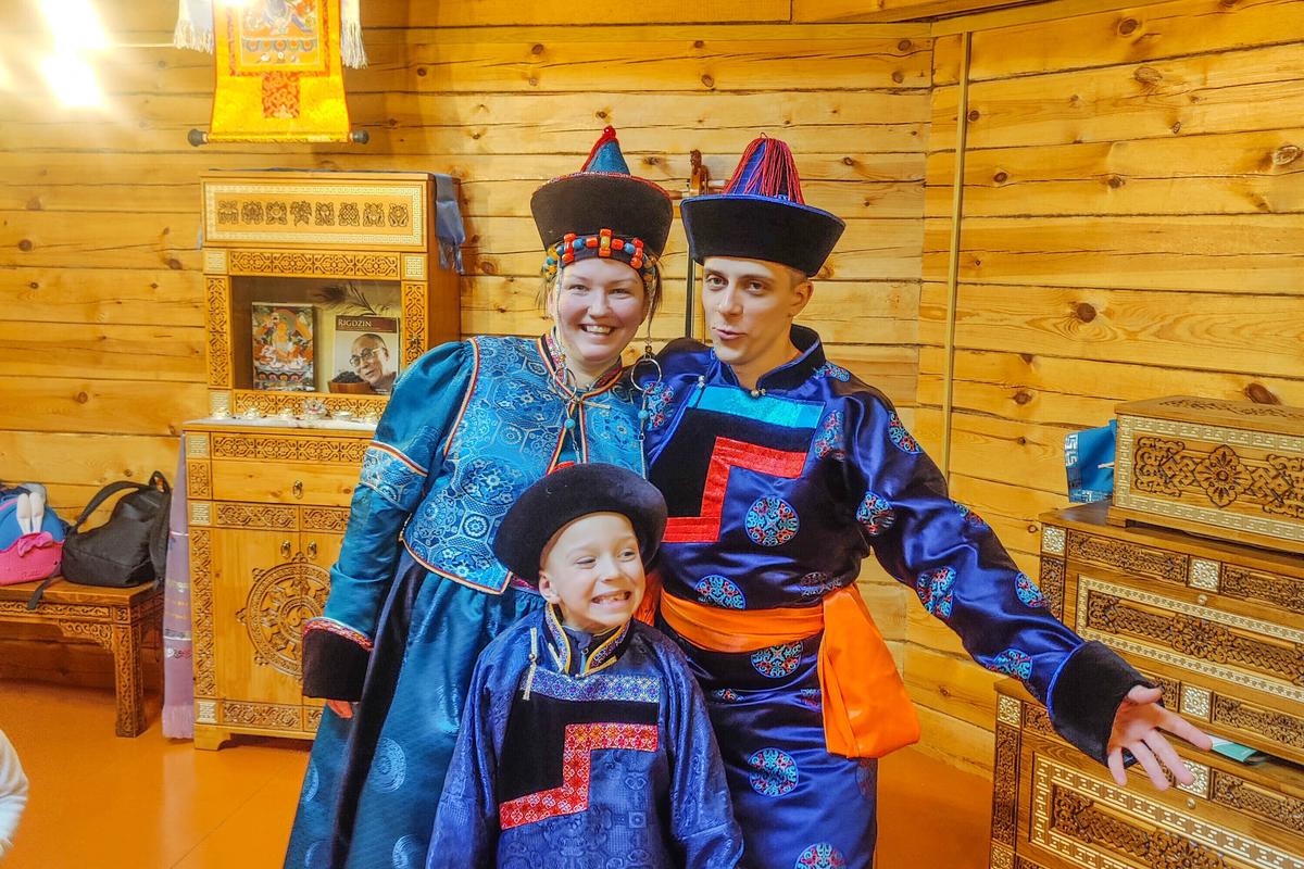 Байкал: цветение сакуры сибирской и маральника. Пески, горы, тайга и айс-флоатинг в мультитуре по местам силы (29/30)