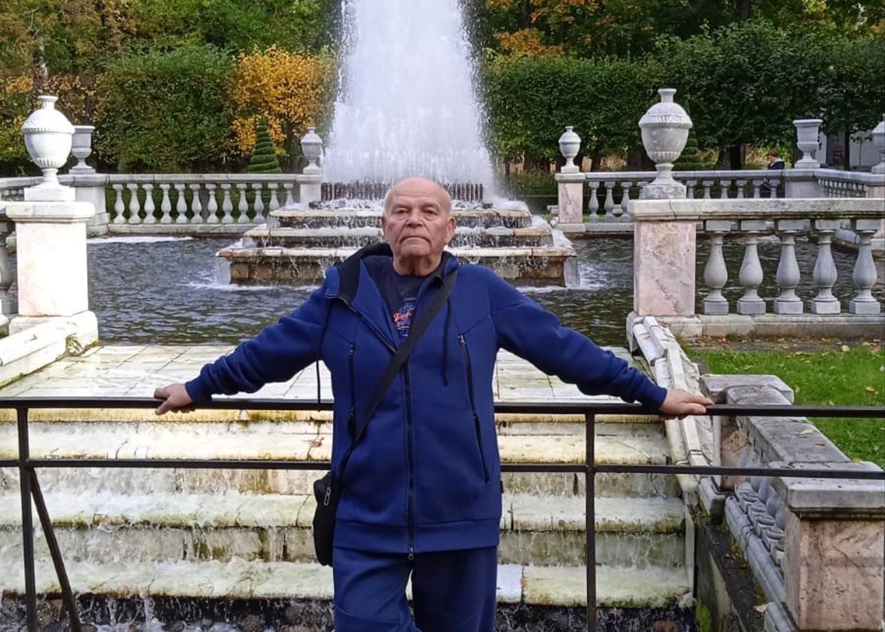 Организатор "Большая страна" очень нас выручил и поездка в Питер была потрясающая, особенно это оценили мои родители пенсионного возраста.