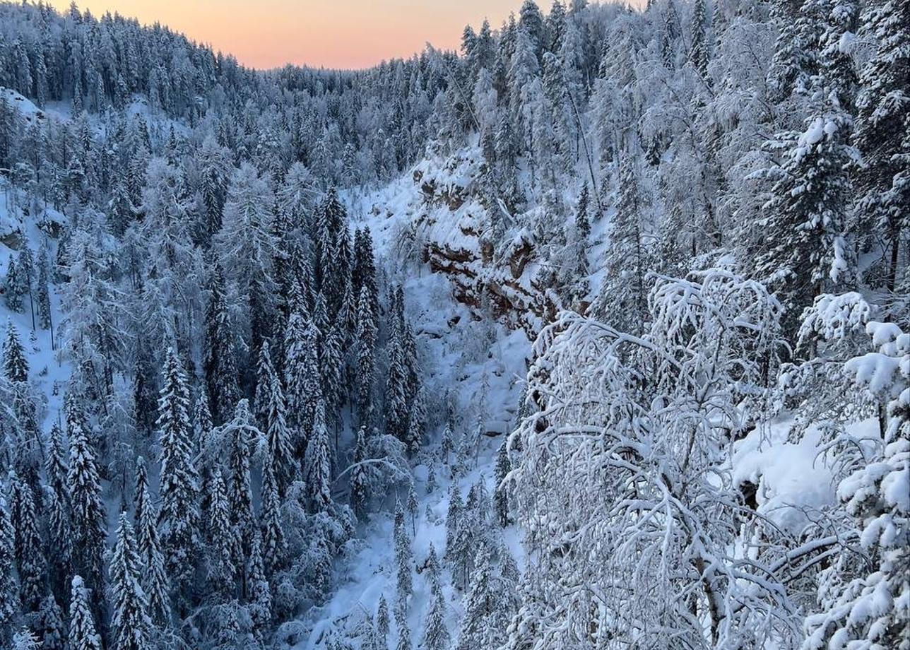 Очень красиво! Можно сказать даже купалась на южном побережье Северного Ледовитого океана😜😜😜