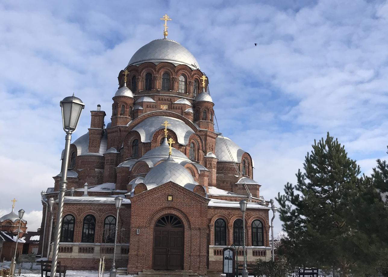 Отлично принимала Казань. Забирали и привозили в отель с каждой экскурсии. Отлично организованный тур. Отдельное спасибо