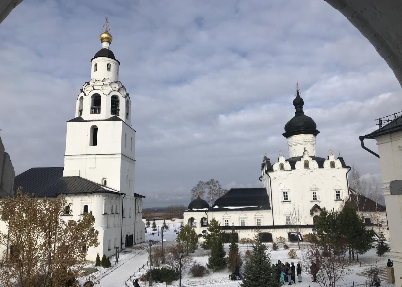 Отлично принимала Казань. Забирали и привозили в отель с каждой экскурсии. Отлично организованный тур. Отдельное спасибо