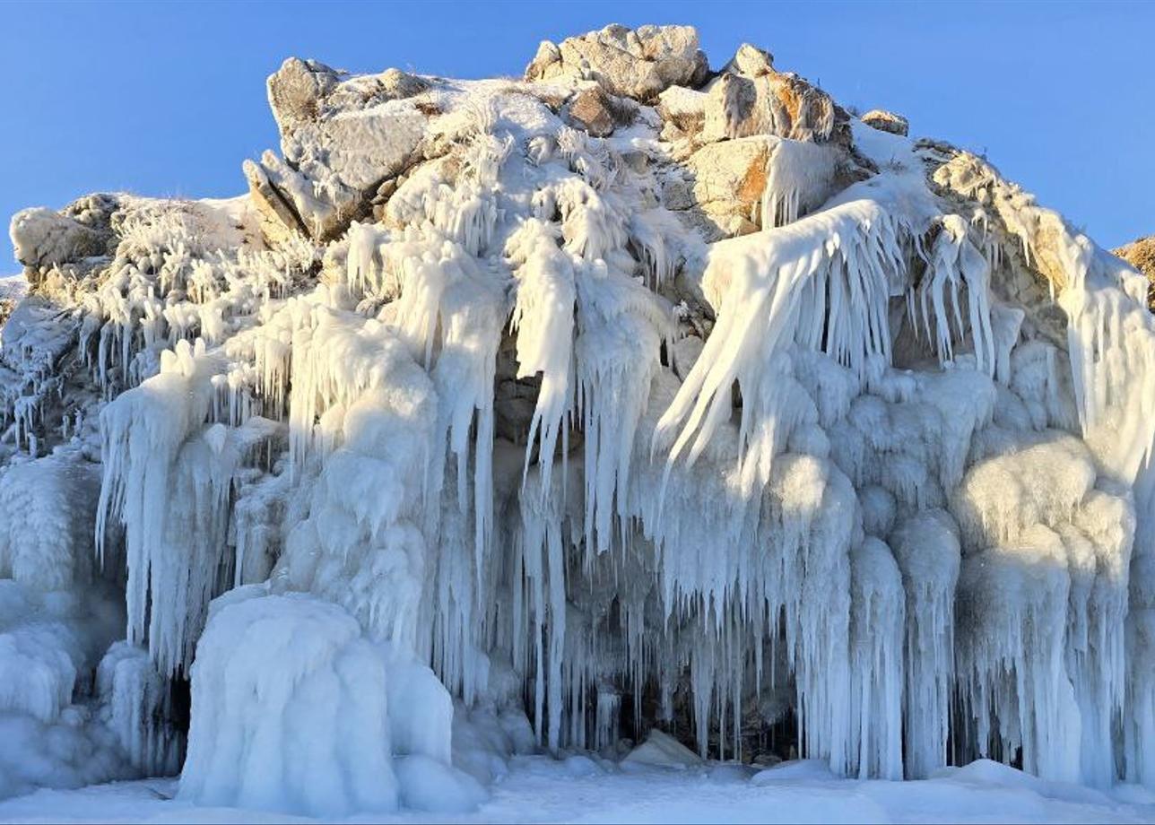 Отправились в это зимнее приключение всей семьей: двое взрослых и сыновья (7 и 9 лет). Сказать