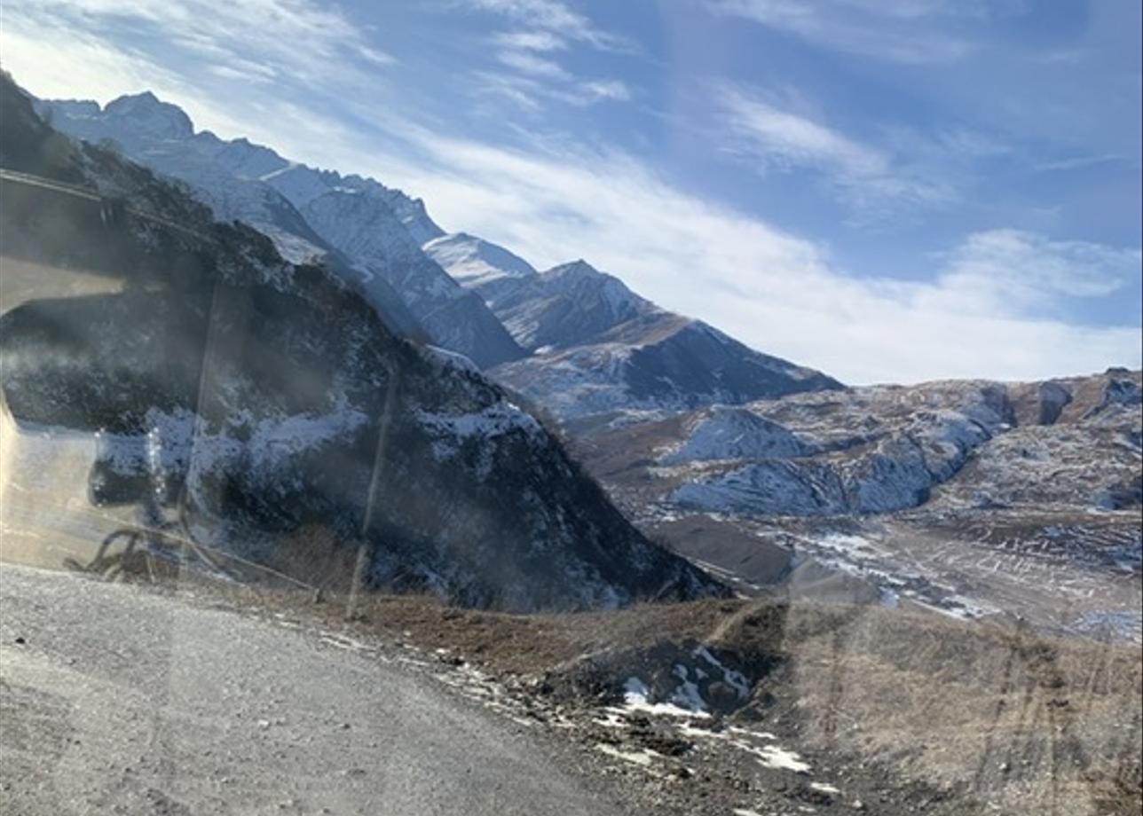 Прекрасный тур! Замечательные локации, великолепные горы, сакральный треугольник вообще без комментариев! Тур хорошо организован, каждый день