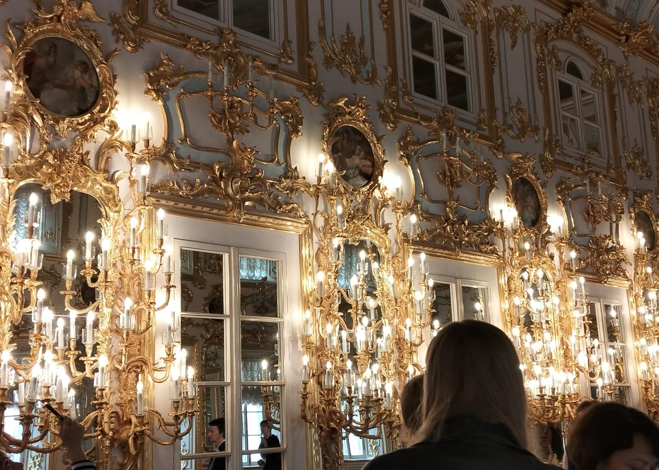 Отдыхали с 14 августа по 18 августа. У нас был тур с пятницы "Классический Санкт-Петербург", были