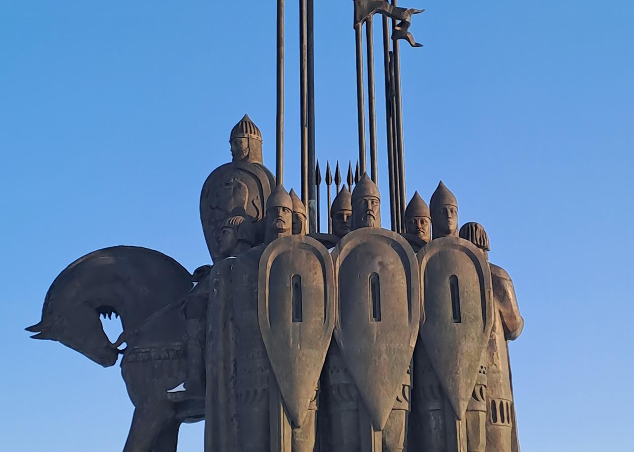 Прекрасно провела отпуск. Окунулась в историю нашей Родины. Много узнала нового, посмотрела места, где зарождалась Русь. Отличные впечатления!