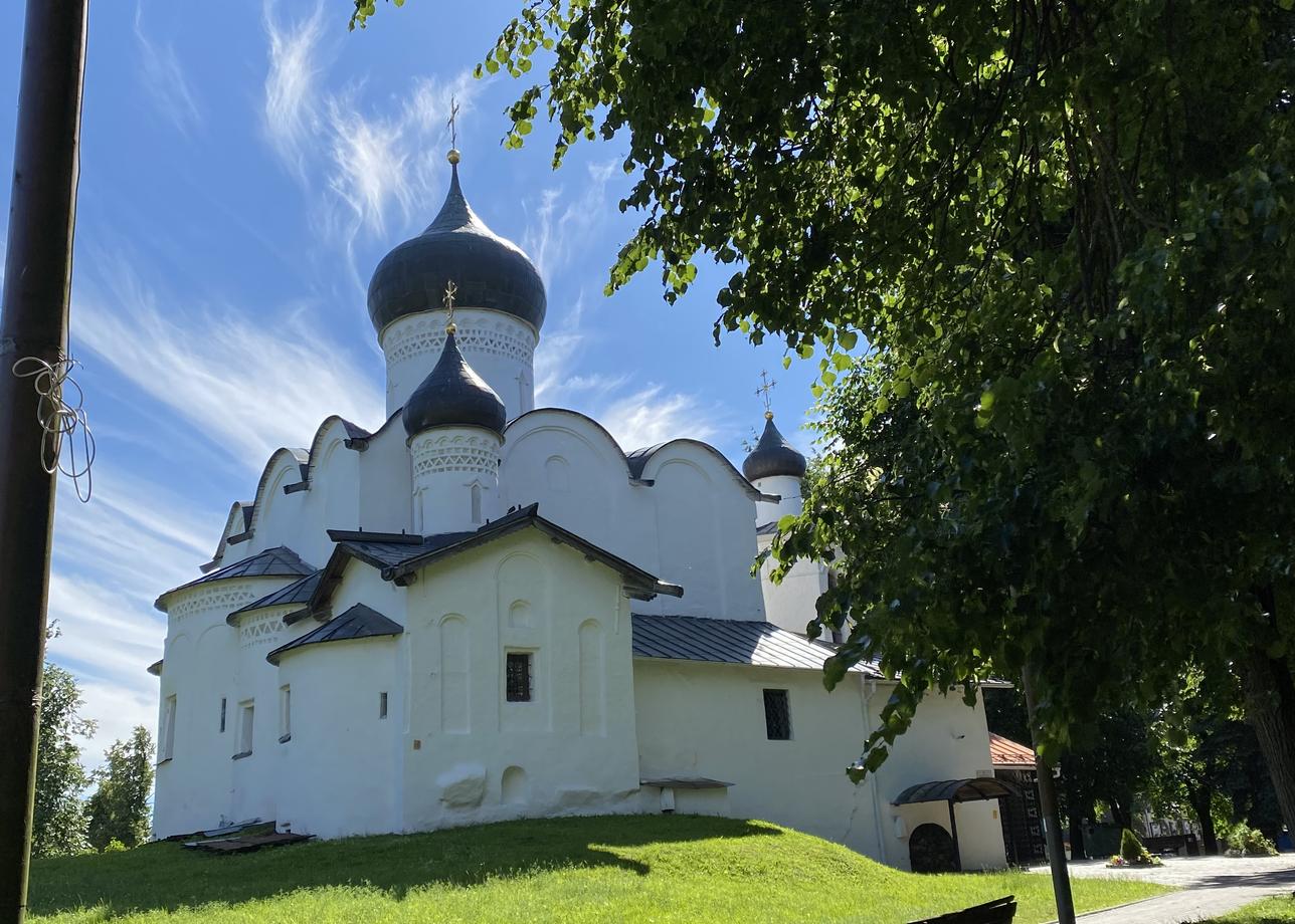 Отличный тур, прекрасные места, очень красивые и с погодой повезло, прекрасный гид Светлана Анатольевна море интересной информации.
