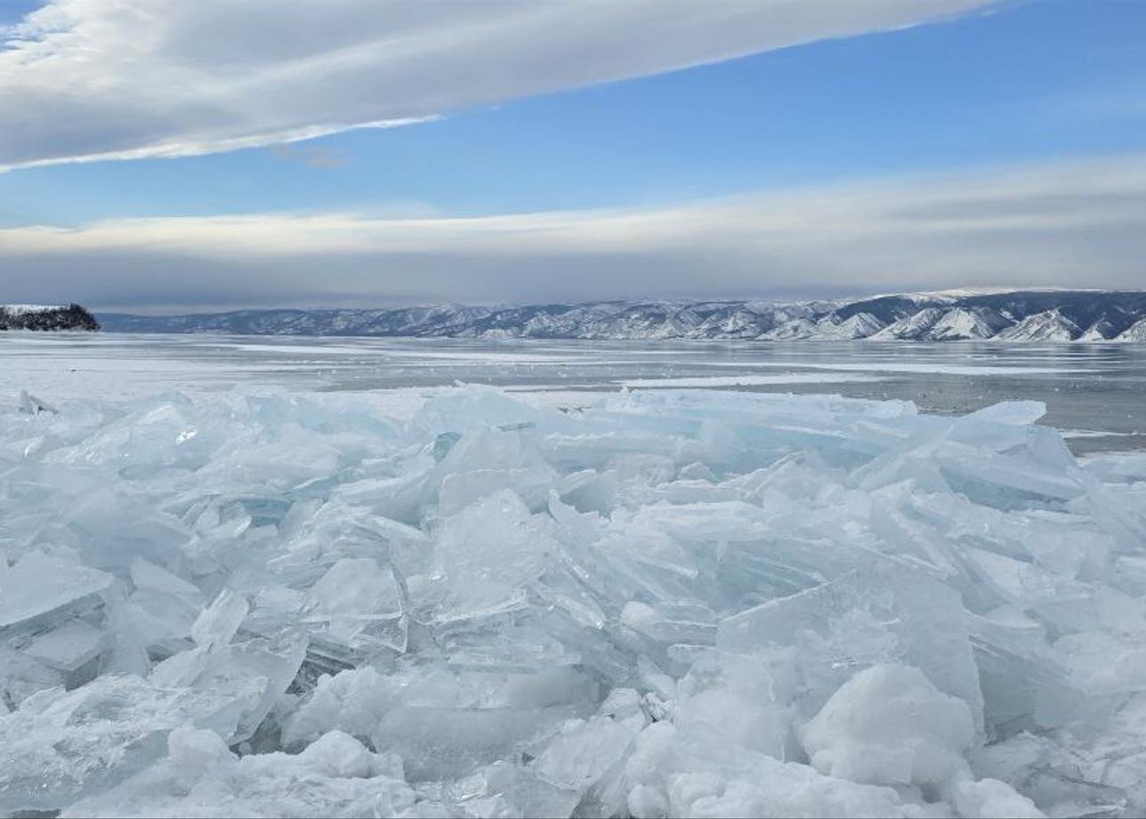 Отправились в это зимнее приключение всей семьей: двое взрослых и сыновья (7 и 9 лет). Сказать