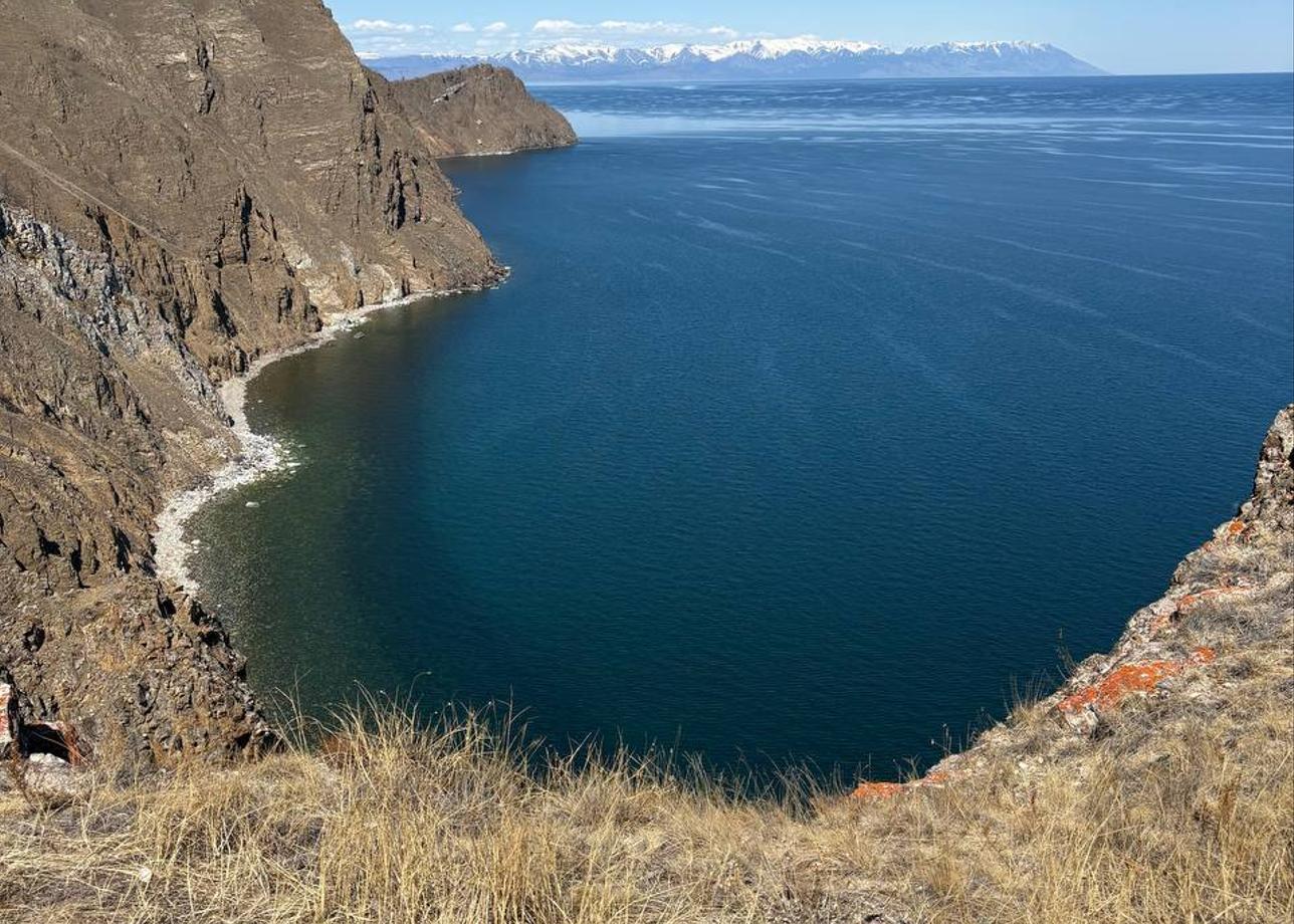 Байкал просто магическое место, реально как море, очень красивое, обязательно приеду на Байкал в феврале