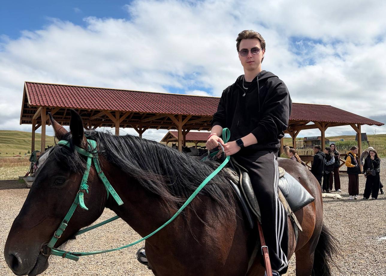 Тур прошел великолепно У нас был гид Имам, пацан капитальный красавчик, добрый отзывчивый, все 5 дней был нам как родной брат.