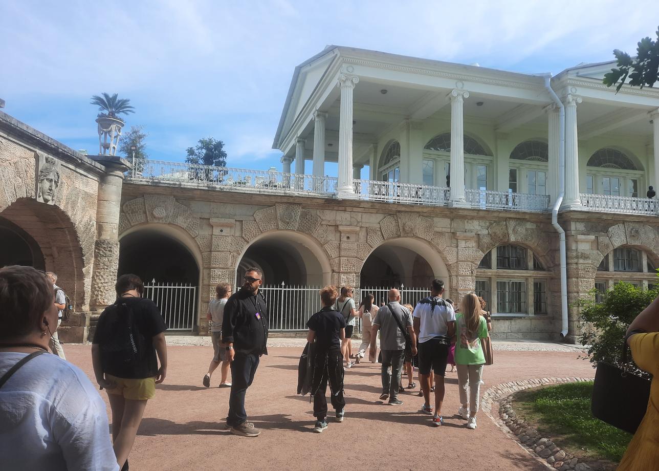 Мне тур очень понравился. Увлекательное, хорошо организованное путешествие, позитивные воспоминания. Интересная программа, грамотные гиды. Дворцы, храмы,