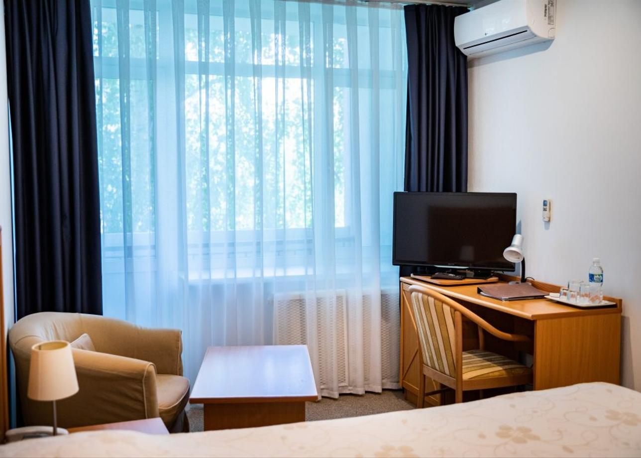 Отель «Дис»