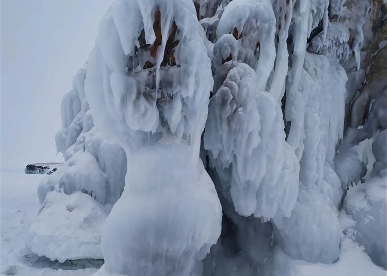 Поездку на Байкал мы с мужем давно планировали и вот наконец то получилось съездить. Программа тура