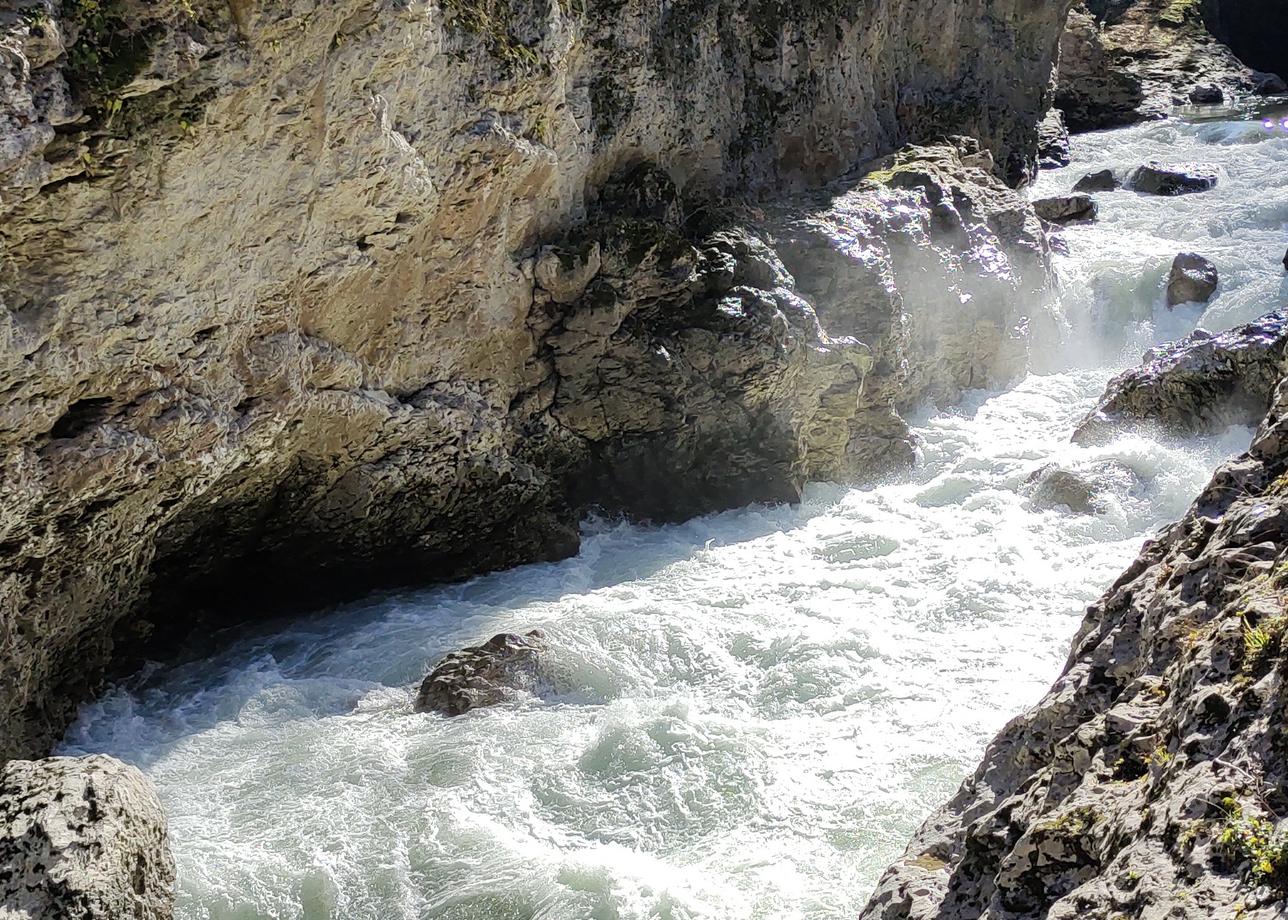 Поездка в Адыгею была замечательной. Давно мечтали с мужем съездить туда, но добраться сложно, хорошо, что