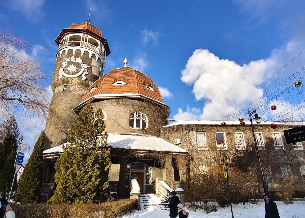 Очень понравился тур. Организовано все отлично, очень интересный экскурсовод, хорошие автобусы и водители. Проживали в г