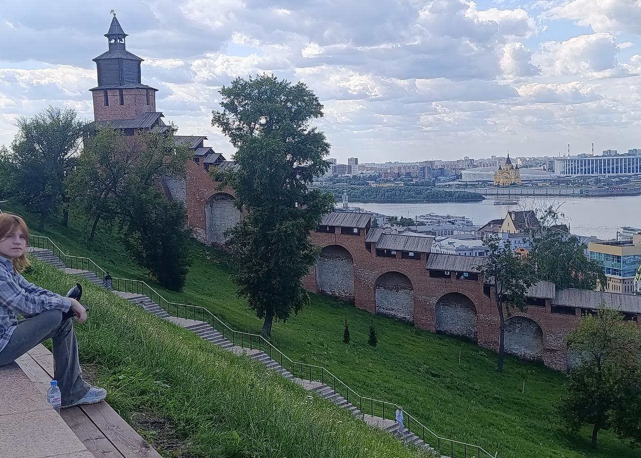 Тур интересный, разнообразный, с погодой повезло, лишь в один день нас дождь застал во время прогулок по Нижнему Новгороду.
