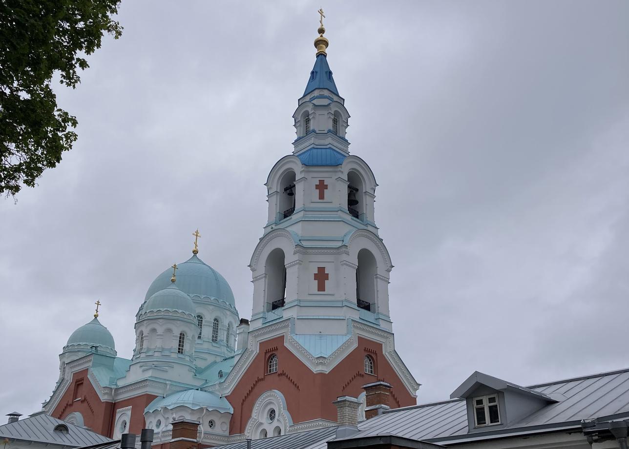 Тур очень понравился. Экскурсии содержательные!! Экскурсоводы добродушные и много знающие. На любой дополнительный вопрос могли ответить.