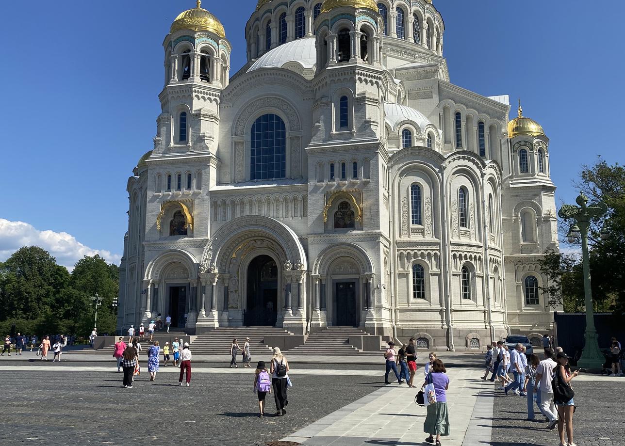 В Петербурге третий раз, данный тур просто великолепный, остались незабываемые впечатления. Замечательные экскурсии и отличные экскурсоводы!!!