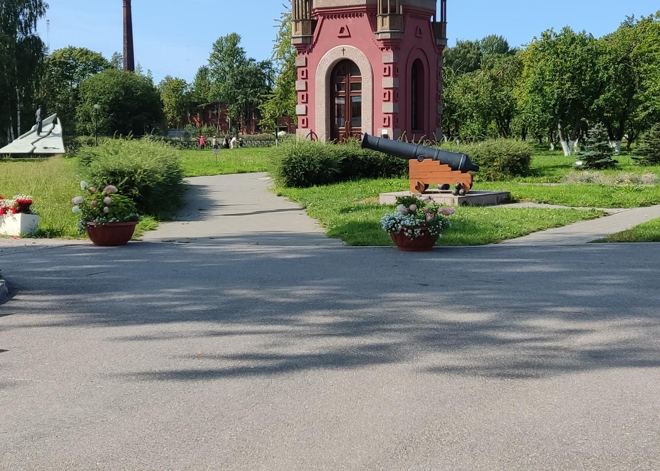 Всё прошло отлично. У нас был замечательный гид, Светлана Григорьевна. Она интересно рассказывала обо всем, мимо