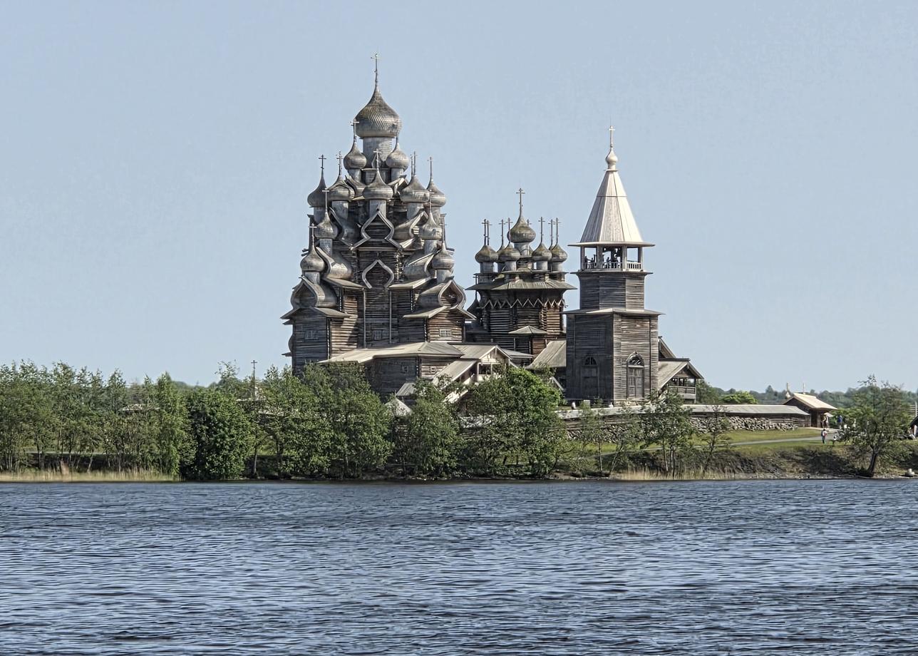Отличная организация тура - мы были 3 дня, каждый день новая программа и новый гид, накануне