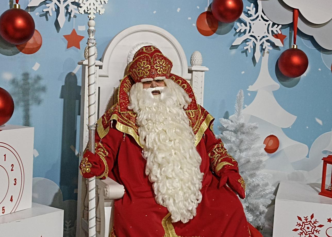 Впечатляет, Вотчина деда Мороза и его 2-х метровый рост!