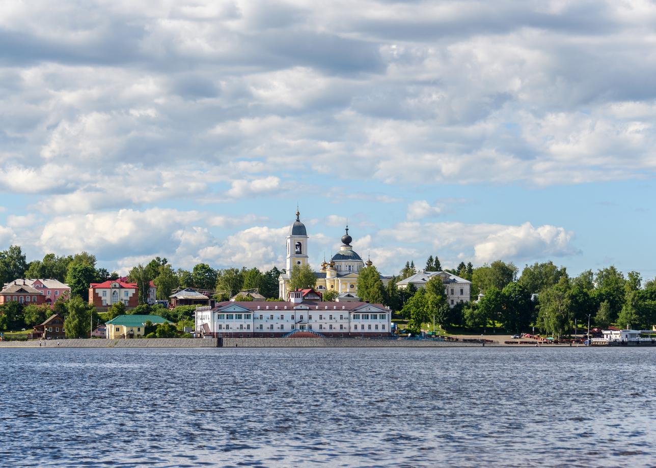 Уездный город. Путешествие от Калязина до Мартыново. Весной и летом