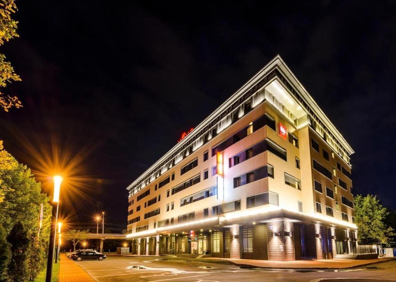 Отель «Ибис»