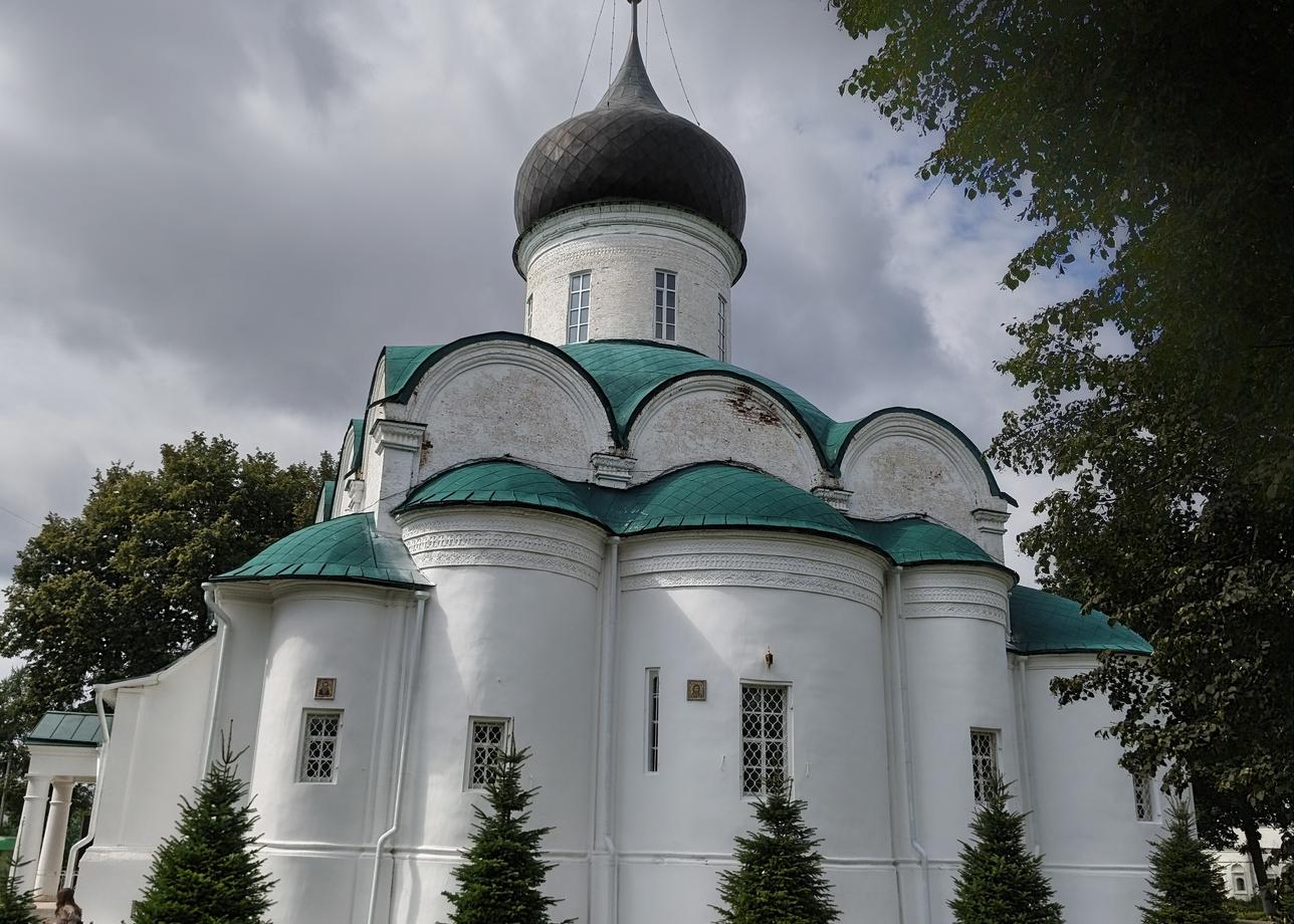 Хороший, насыщенный впечатлениями тур.